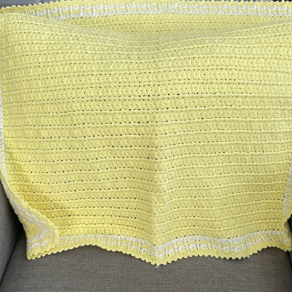 Handmade Yellow Crochet Knit Granny Square Throw Baby Blanket Size 36” NWOT‎
